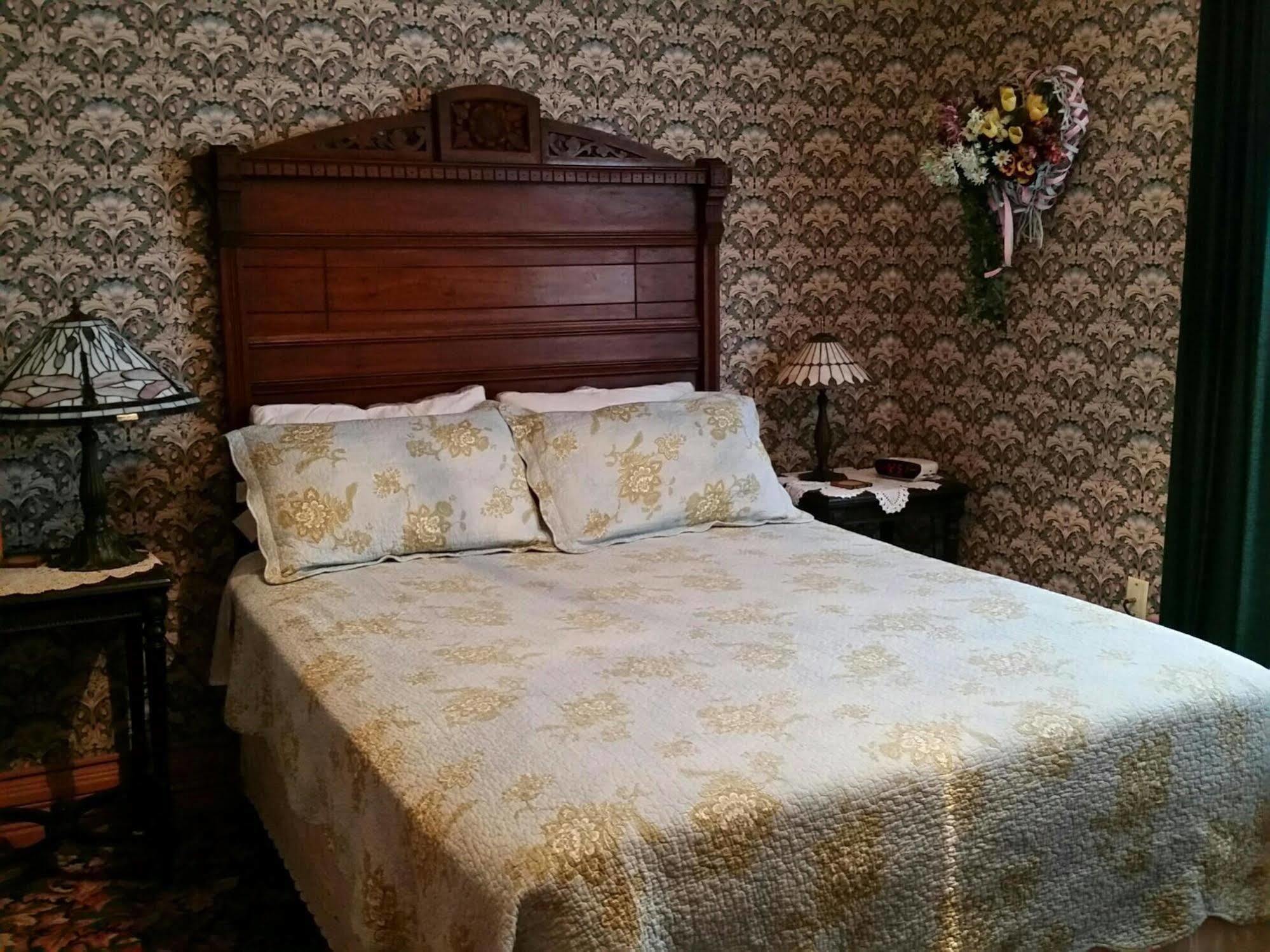 Geiger Victorian Bed And Breakfast Такома Экстерьер фото