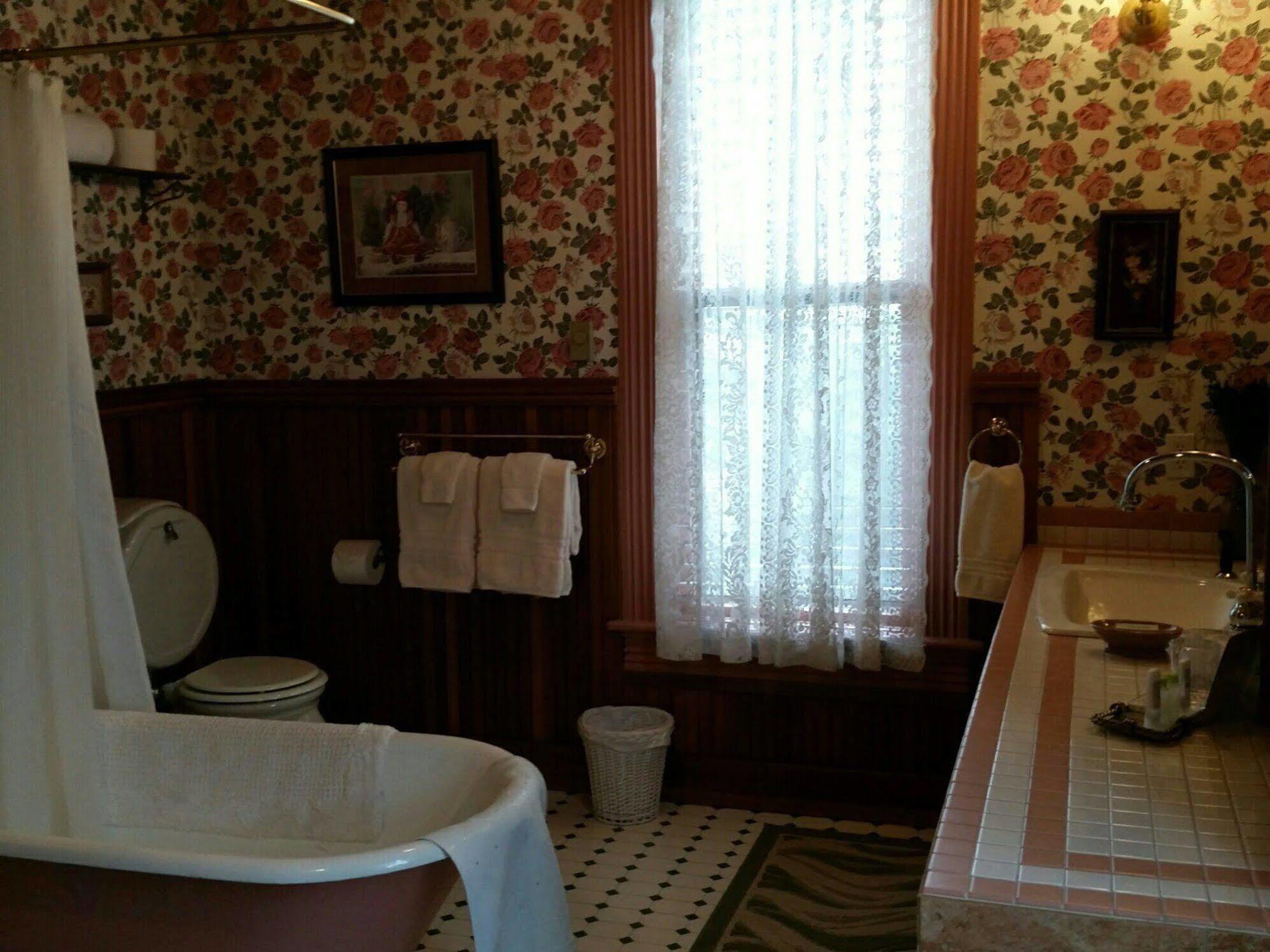 Geiger Victorian Bed And Breakfast Такома Экстерьер фото