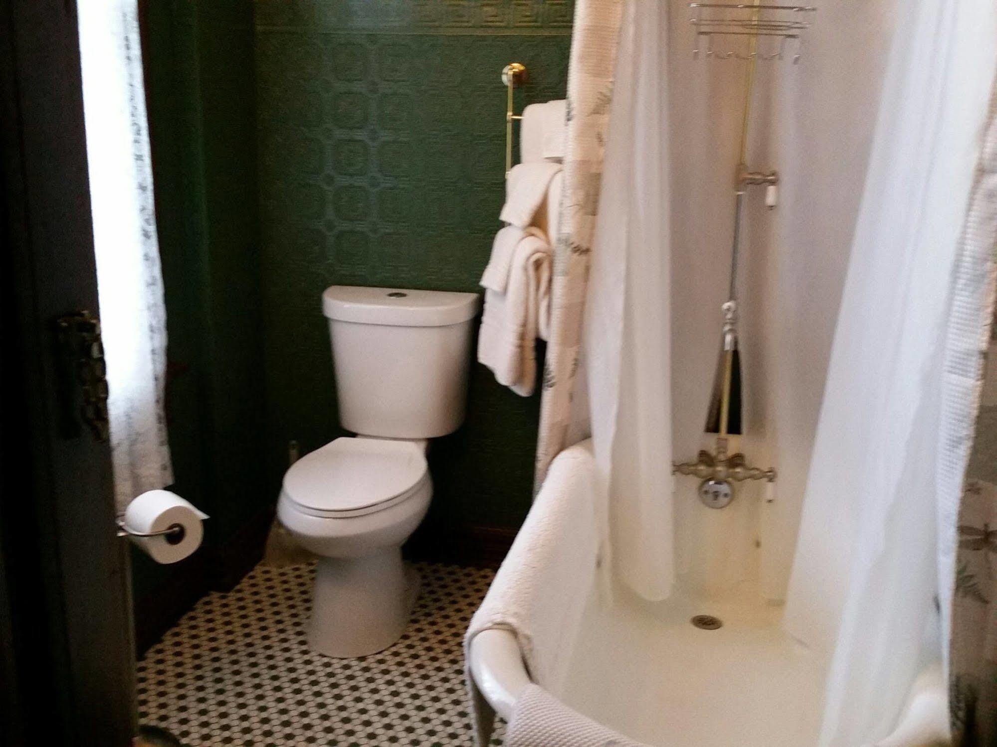 Geiger Victorian Bed And Breakfast Такома Экстерьер фото
