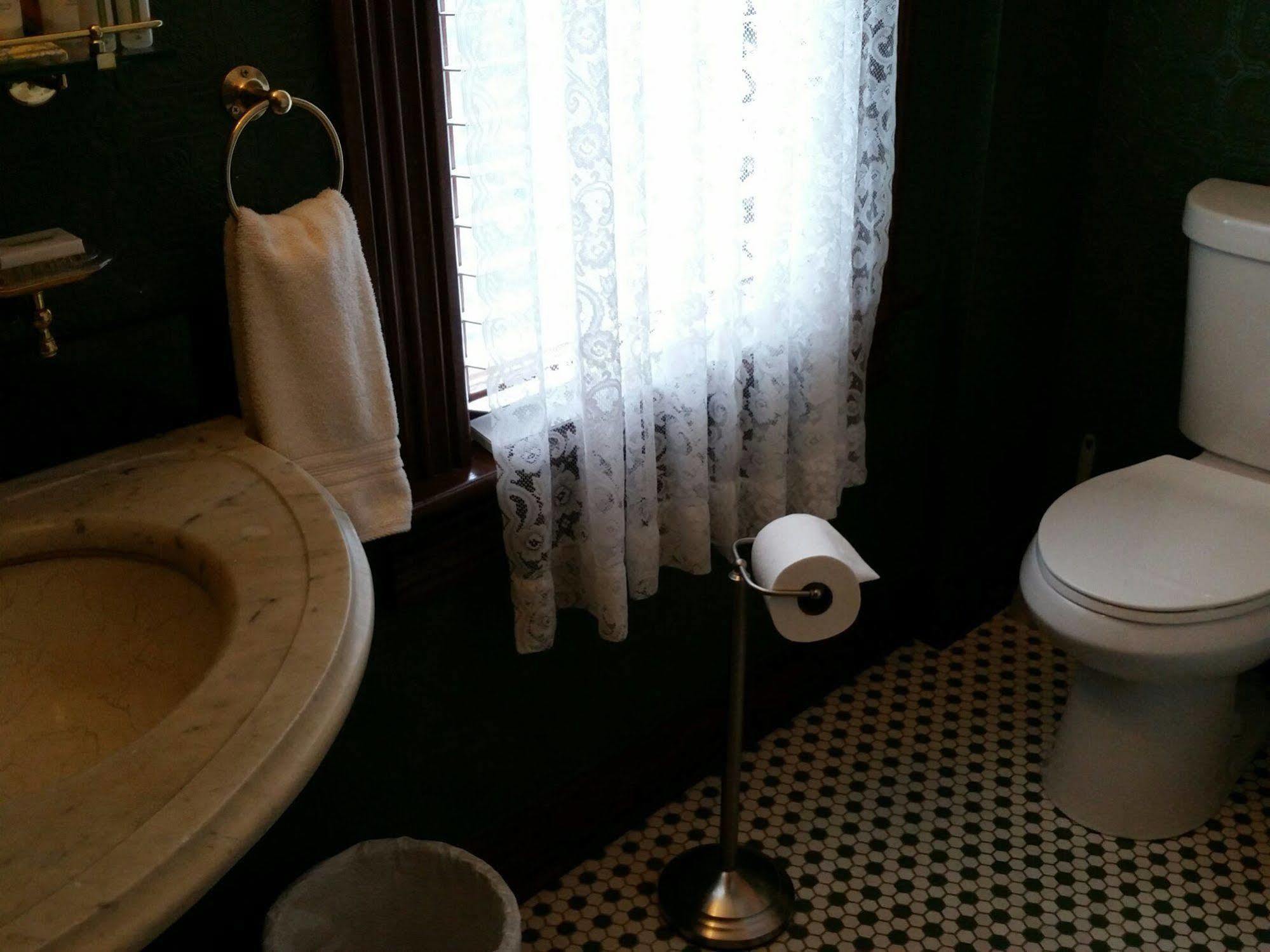 Geiger Victorian Bed And Breakfast Такома Экстерьер фото
